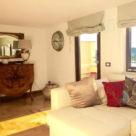 Lägenhet Superattico Sul Colosseo Rom