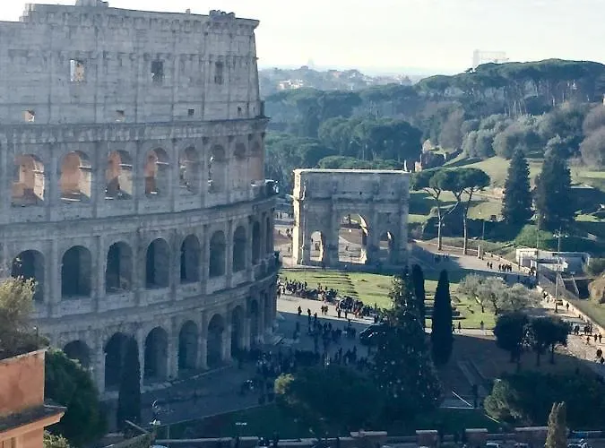 Superattico Sul Colosseo * רומא